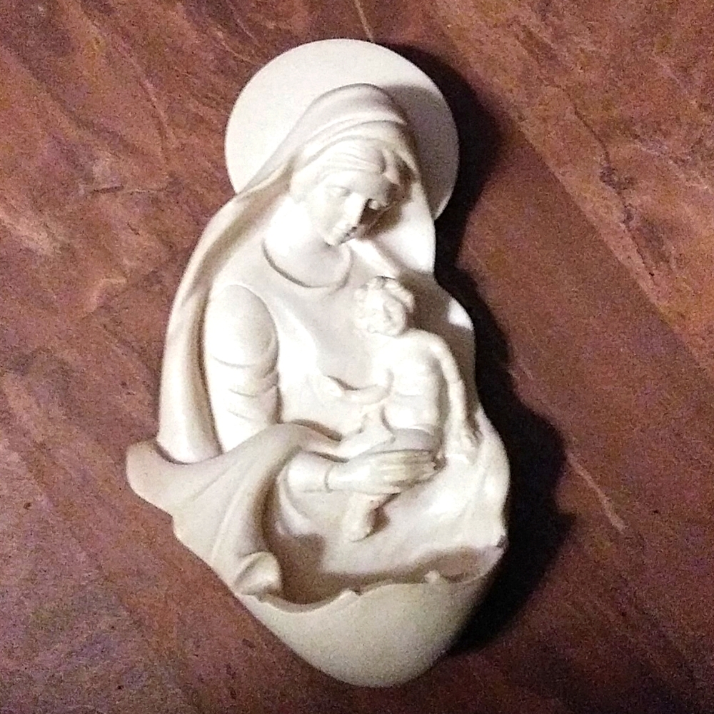 Matte Cream Virgin Mary & Child Wall Plaque - Unbranded